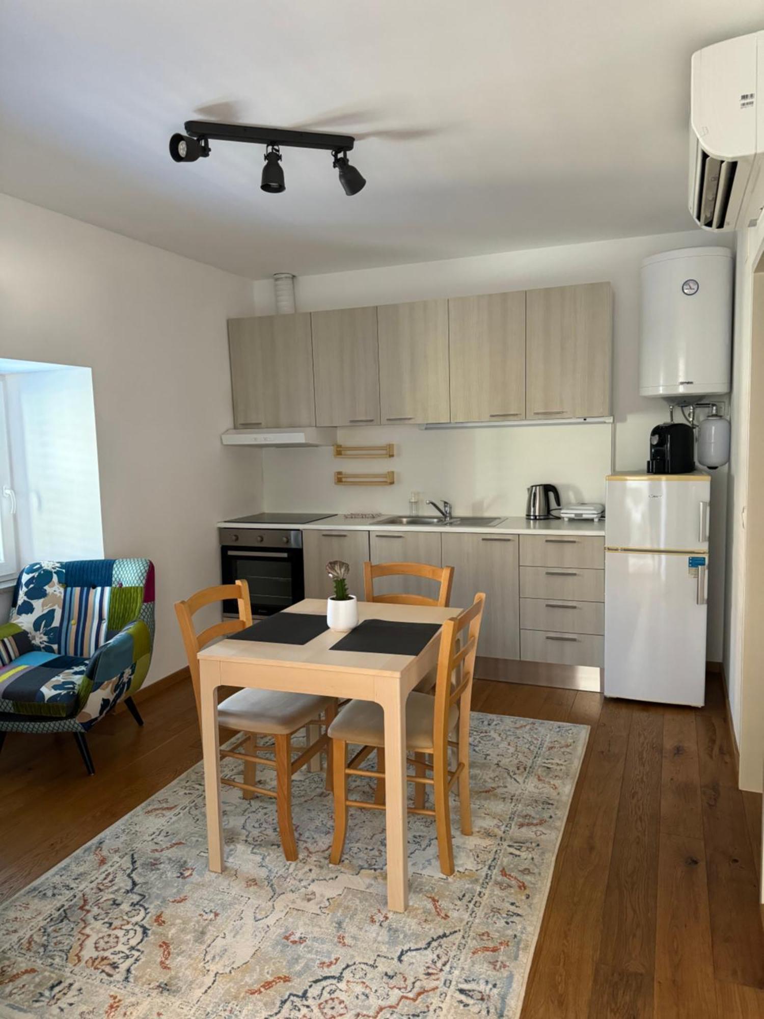 Santomas Apartments Šmarje Exteriör bild