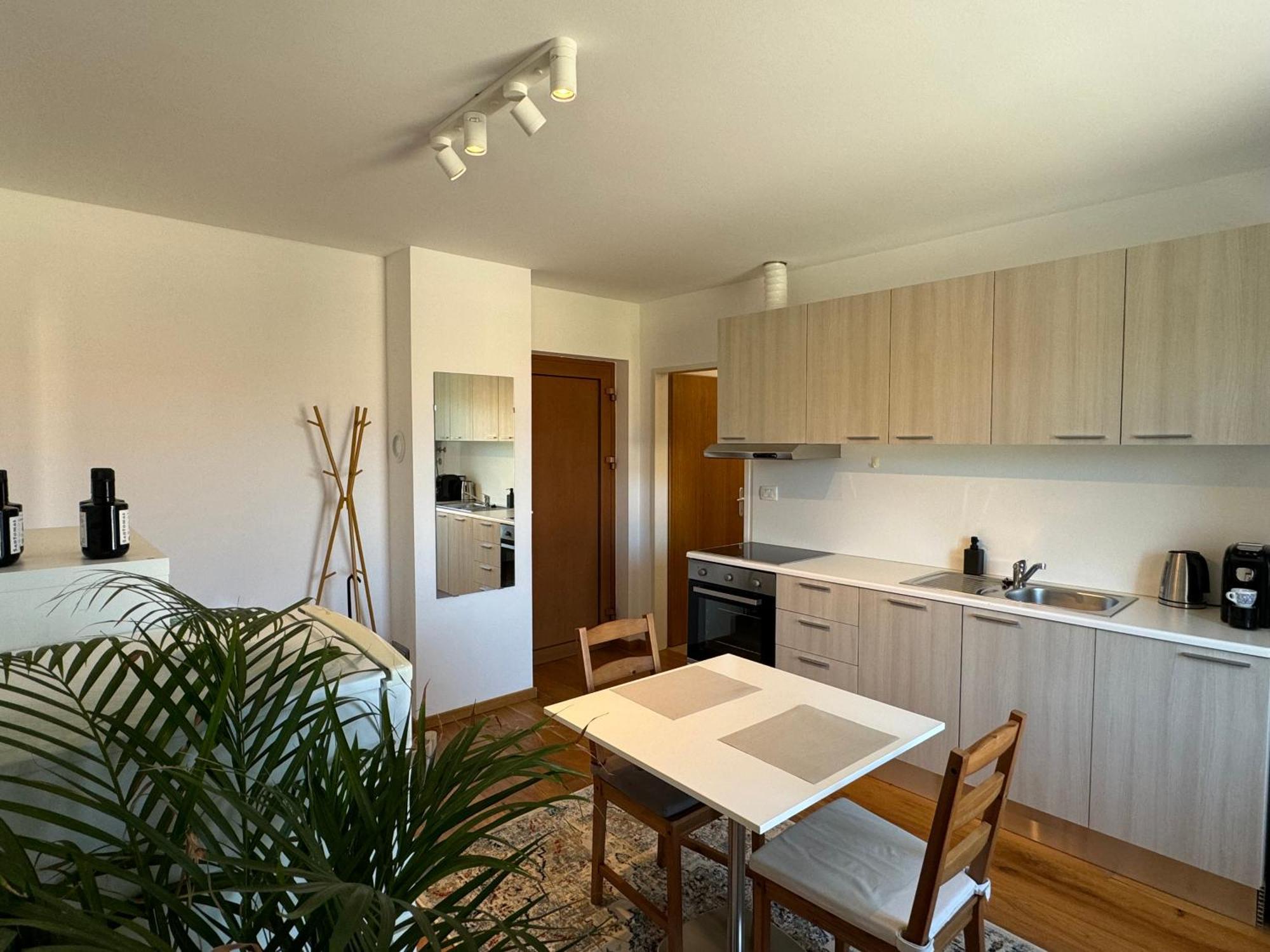 Santomas Apartments Šmarje Exteriör bild